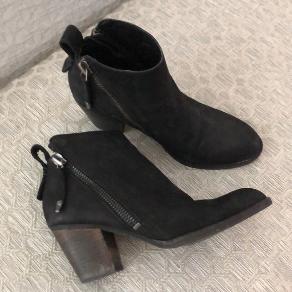 Dolce Vita Jaeger Bootie, Double Side Zip. Color: Black. Size 7 - Picture 2 of 13